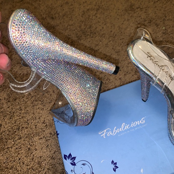 Heels - Picture 2 of 3